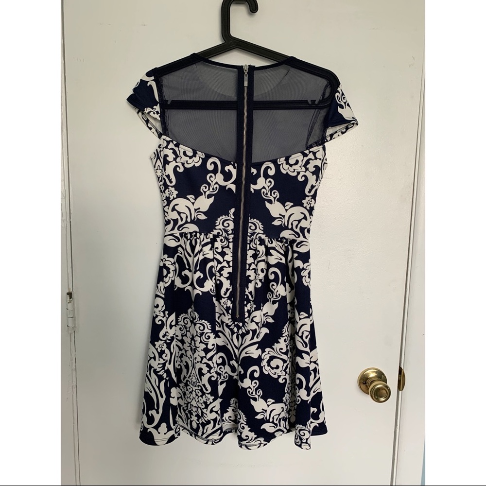 Dress - Picture 4 of 4